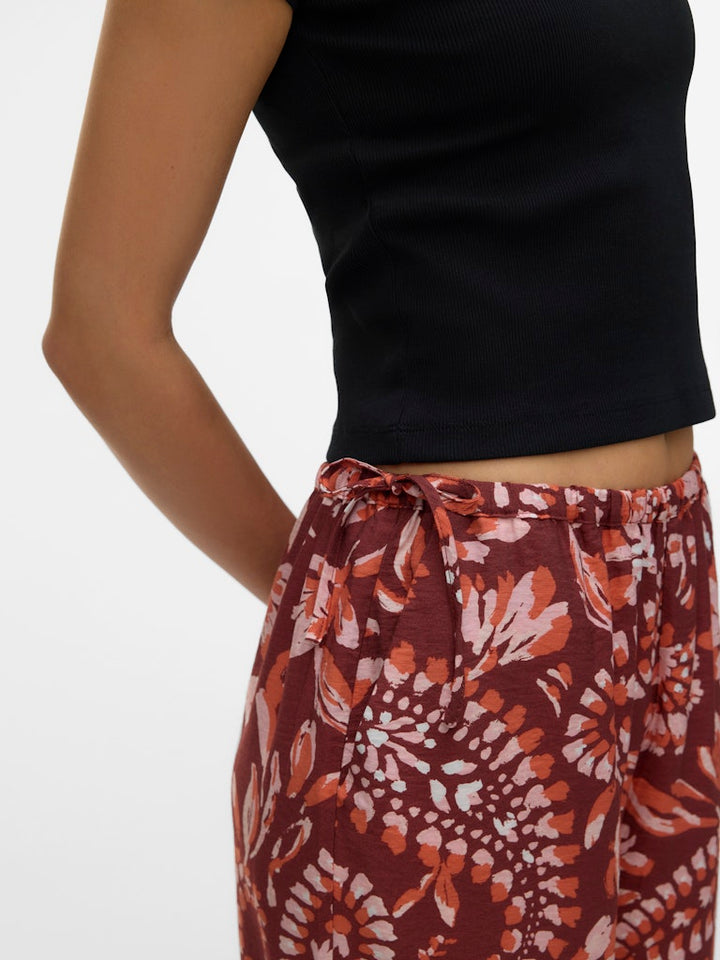 Vmnellie Carla Hw Pants Wvn Ga - Rood Dessin