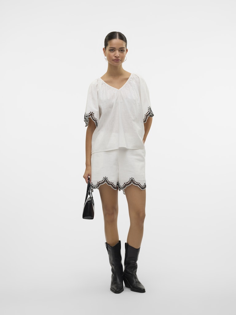 Vmdiana Mw Shorts Wvn Btq - Off-white