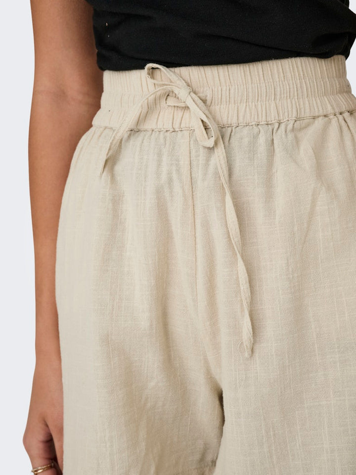Onltizana String Cotton Shorts Wvn Noos - Beige