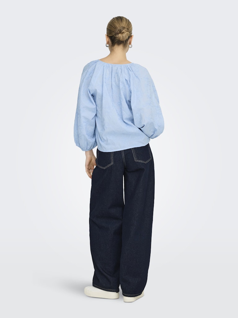 Onlzion 3/4 V-neck Emb Top Wvn - Lichtblauw