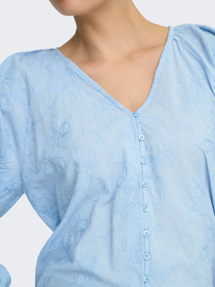 Onlzion 3/4 V-neck Emb Top Wvn - Lichtblauw