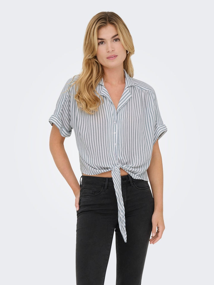 Onlpaula Life S/s Tie Shirt Wvn Noos - Wit Dessin