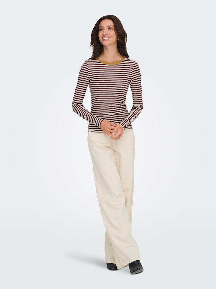 Onlelene L/s Fitted Top Jrs - Rood Dessin