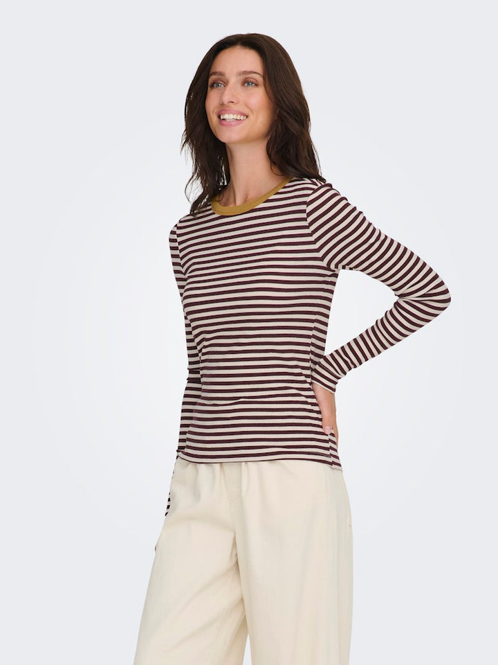 Onlelene L/s Fitted Top Jrs - Rood Dessin