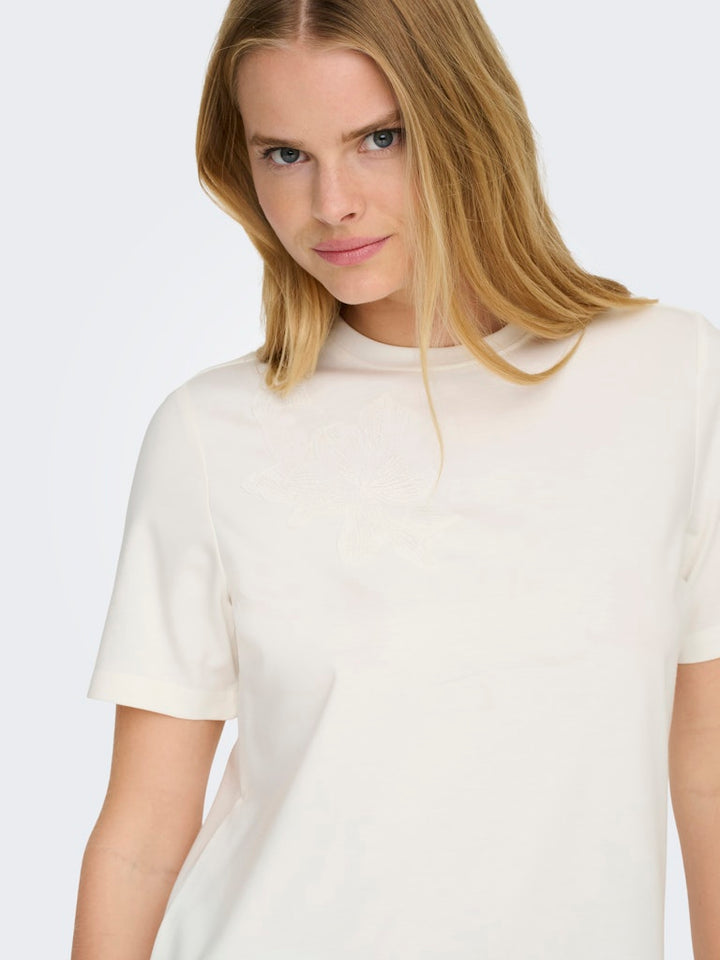 Onlsophia S/s Embroidery T-shirt Box Jrs - Off-white