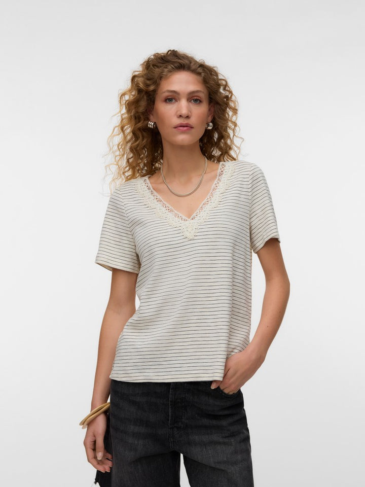 Vmkaroline S/s V-neck Top Jrs Btq - Ecru Dessin