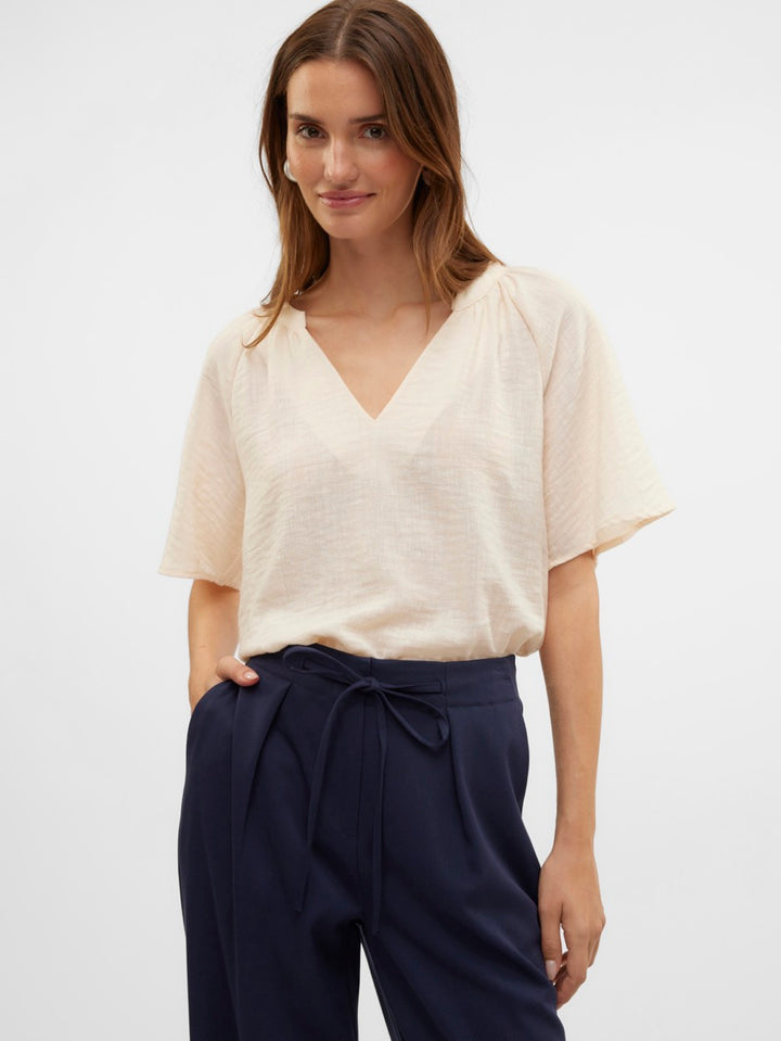 Vmvictoria S/s V-neck Top Wvn Btq G - Ecru