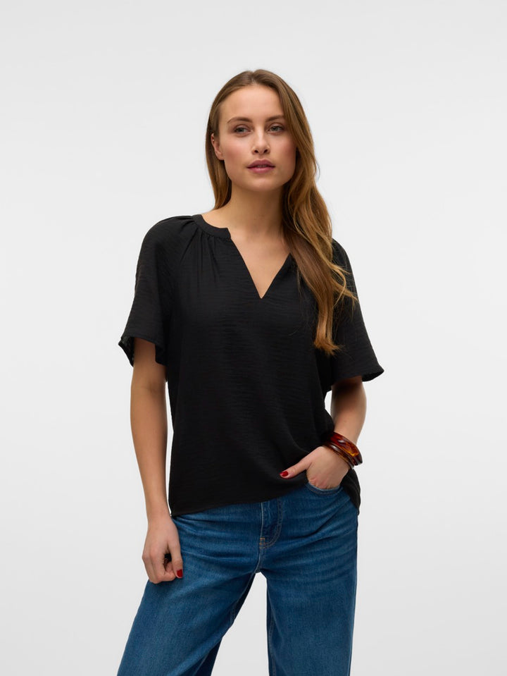 Vmvictoria S/s V-neck Top Wvn Btq G - Zwart