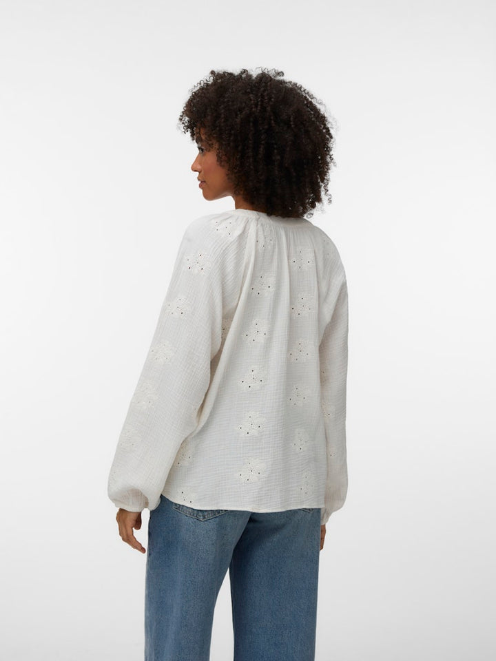 Vmnatali Ls Emb Top Wvn Noos - Off-white