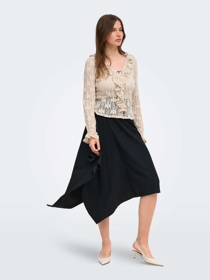 Onlpearlina Ls Ruffle Lace Top Wvn - Ecru