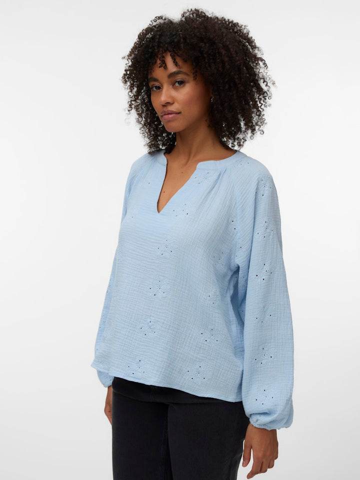 Vmnatali Ls Emb Top Wvn Noos - Lichtblauw
