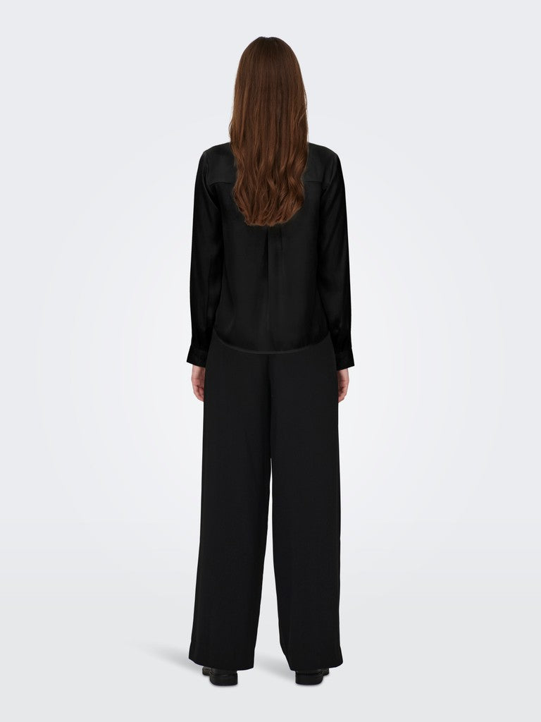 Onlzora Ls V-neck Collar Top Wvn - Zwart