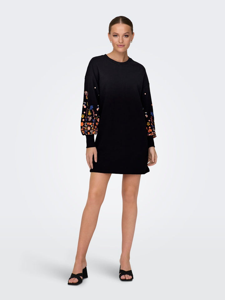 Onlbrooke Ls Short Dress Flower Swt Noos - Zwart