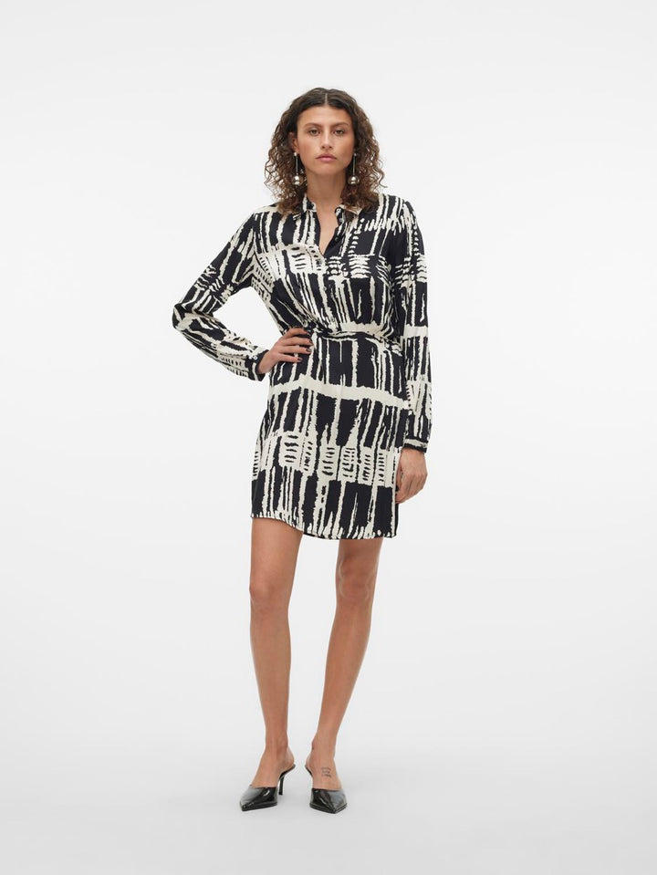 Vmcindy Cleo Ls Short  Shirtdress - Zwart Dessin